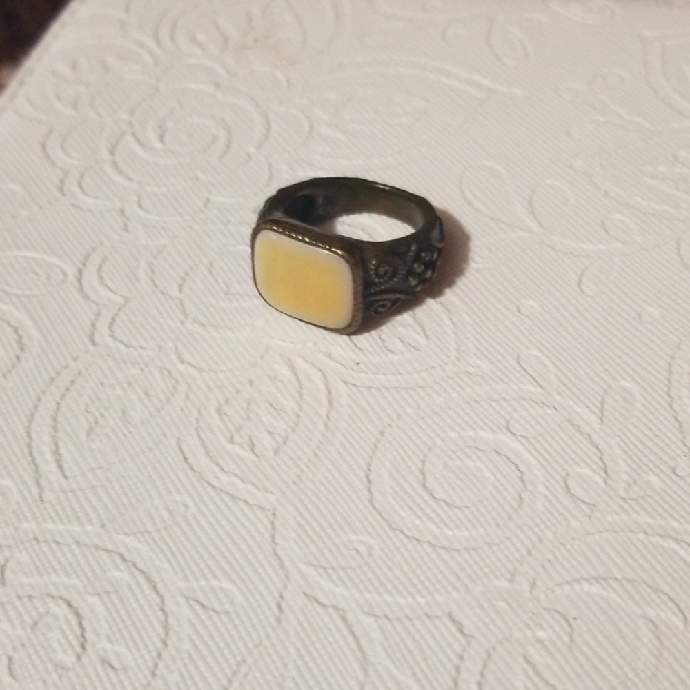 Lia Sophia SUNSET antique gold ring, size 8